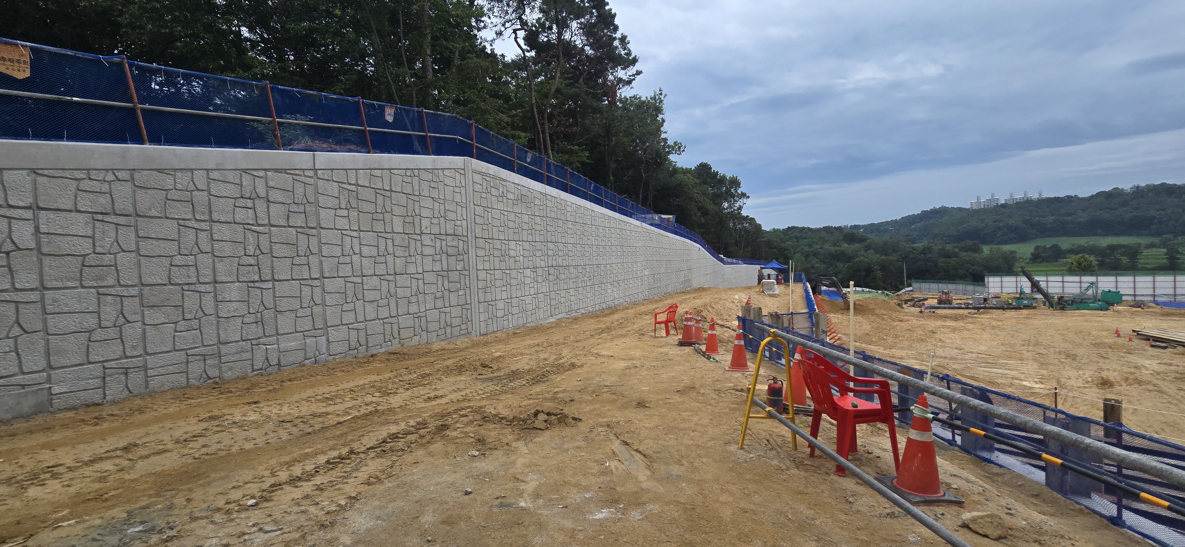 이천아미1지구 도시개발사업 중 영구자립식옹벽공사